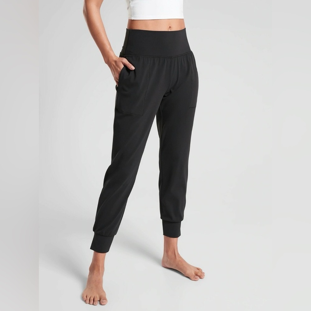Athleta Salutation Black Powervita High Rise Athletic Jogger Pants 531288 EUC XS